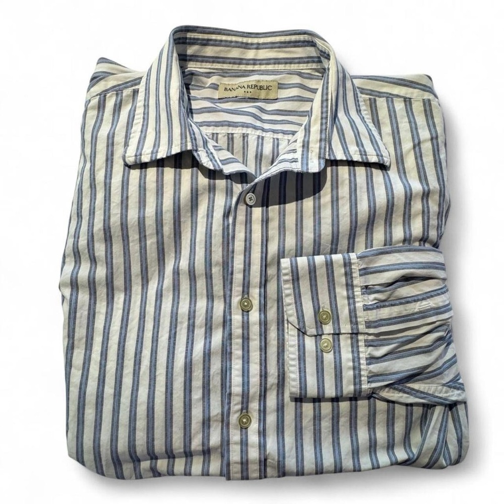 Banana Republic Men's Shirt with Blue and White Stripes